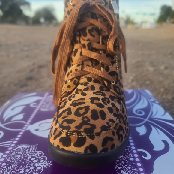 Leopard print wedge booties - Picture 3 of 5